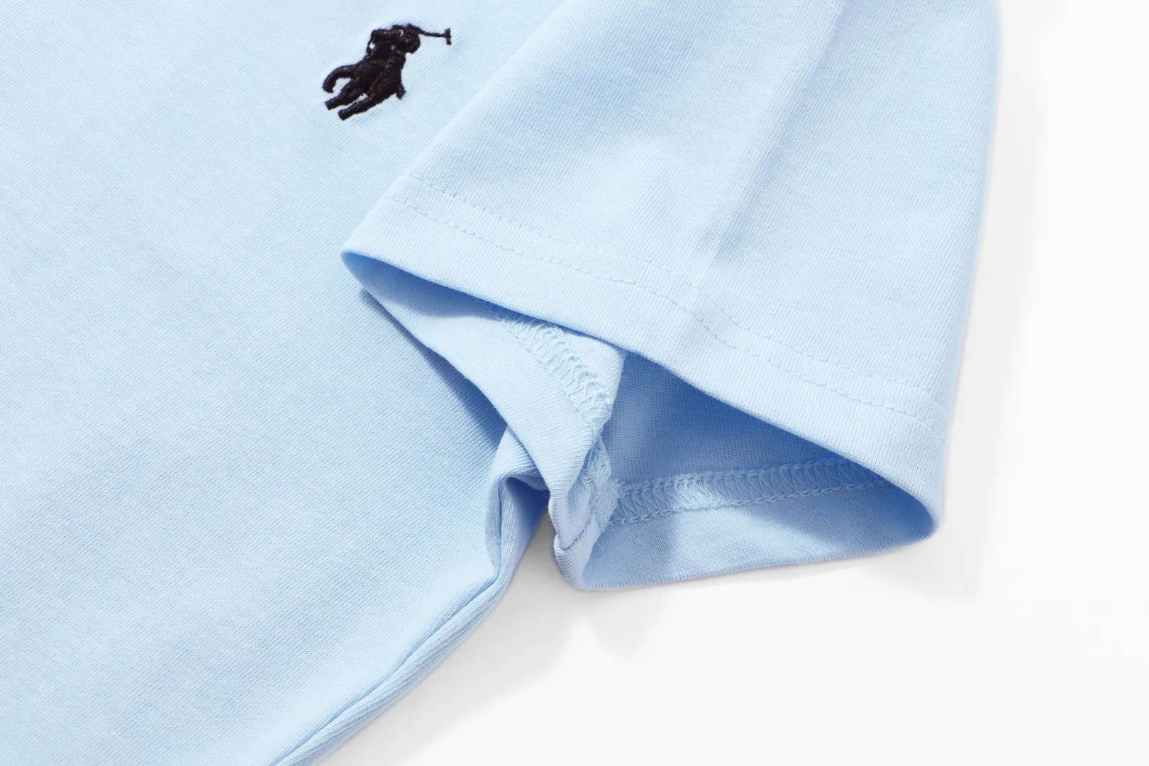：L 6601# Sizes：XS S M L Ralph Lauren/ Classic T ， V T ， 。 ： V T Classic 、Quality 、 、 。 T 。 FAB：100% ， ， ， ， ，100% ， Breathable， ， ， ， ， ，Breathable ， ． ， ～ ： ， Beige ， ，